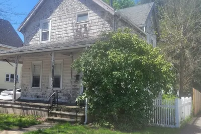 228 Main St