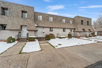 198 Beekman Drive #198 1