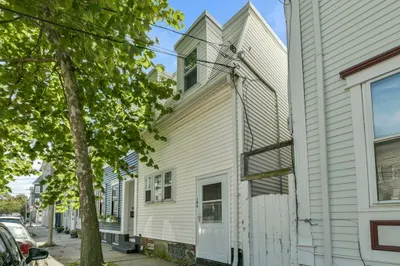 195 W 5th St