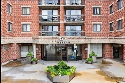 15 N Beacon Street #906 1