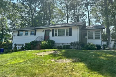 21 Trinity Dr