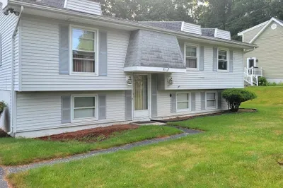 85 Idlewood St 1