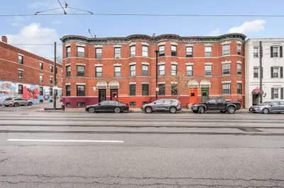 884 Huntington Ave