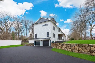 565 Elm St 1