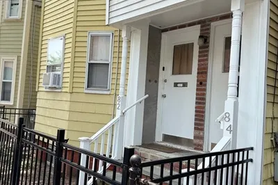 82 Willow St #1