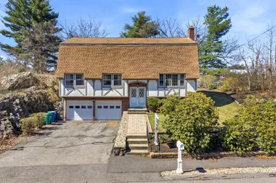 15 Sparhawk Dr