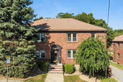 9 Common St #3