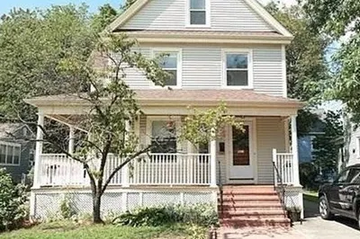 166 Waverley St #2