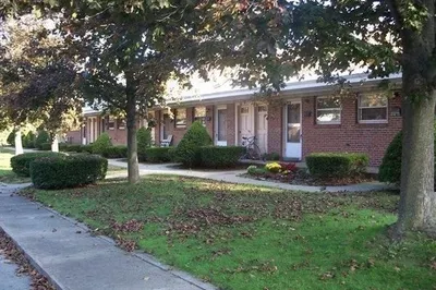 10 Alexander Ave #10