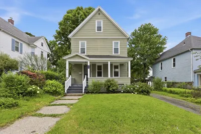 70 Sycamore St 1