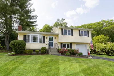 4 Roberta Cir