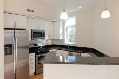 7 Cameron Ave #302 1