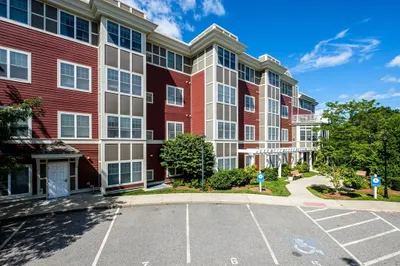 35 Commonwealth Ave #202