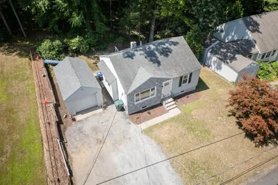 121 Sylvan Rd