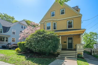 35 Bartlett Ave