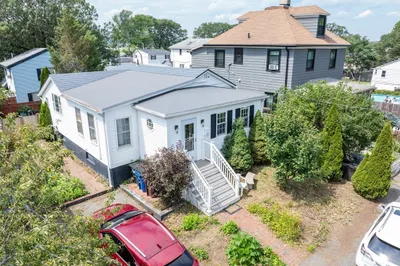 44 Woodland Rd