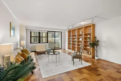 2 Hawthorne Pl #16M