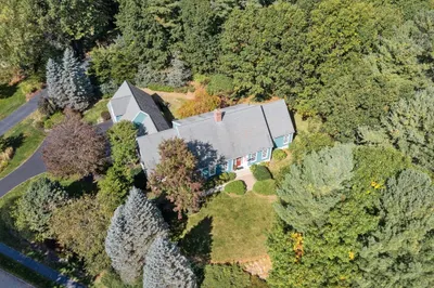 4 Village Green Lane 1