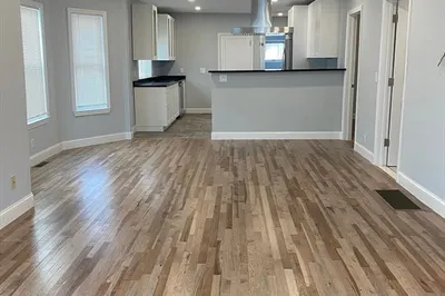 13 Lexington St #13