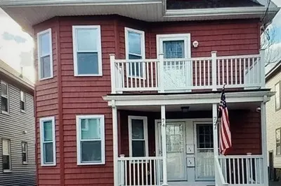 72 Hathorne St #2