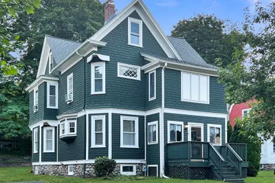 9 Vassar St