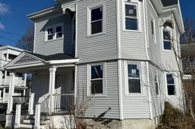 863 N Main St