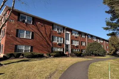 2 Tara Dr #1