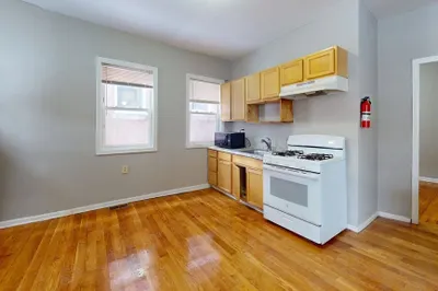 15-17 Langdon St #15-1