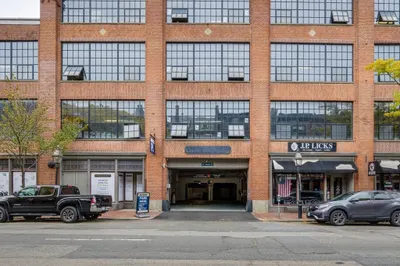 144 Charles Street, Space 2-36 St