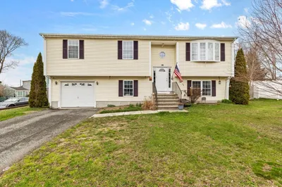 170 Ames St 1