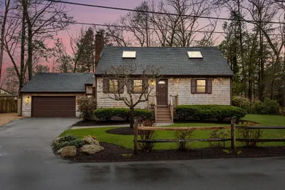 55 Village Ln 1