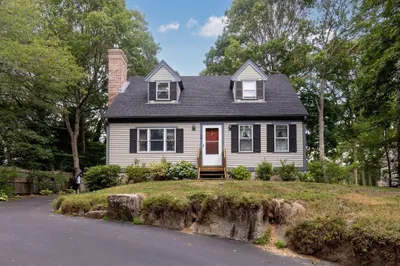 28 Cranberry Ave 1