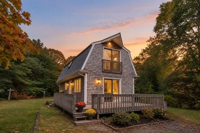32 Acushnet Rd 1