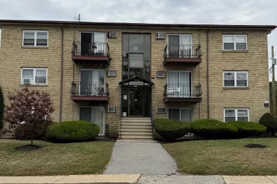 81 High St #4 1