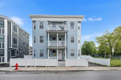 11 Baird St
