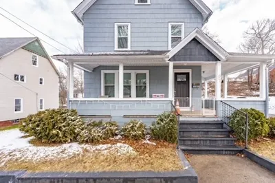 87 Oak St 1