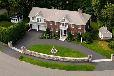 10 Juniper Hill Road 1