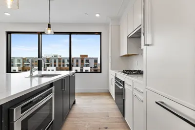33 A St #401