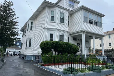 9 Hutchinson St #1