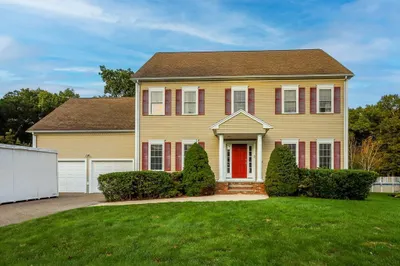 7 Paddock Dr 1