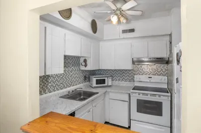 115 Oak Ln #9