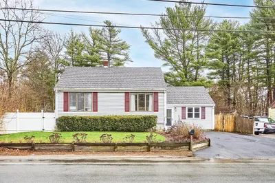 182 Pond St 1