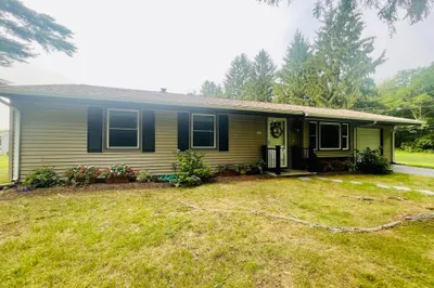 597 Old Warren Rd 1