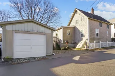 39 Carr St 1