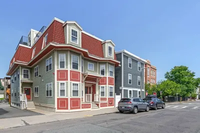 204 Marion St #1