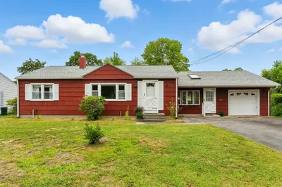 60 Falmouth Rd 1