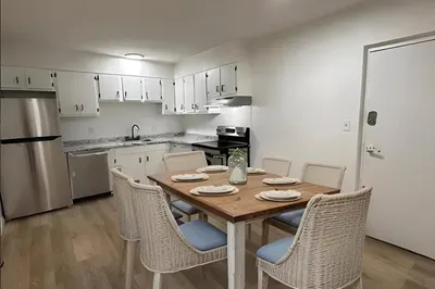 31 Vine St #1