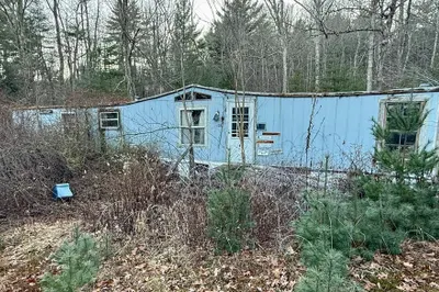 128 Holland Rd