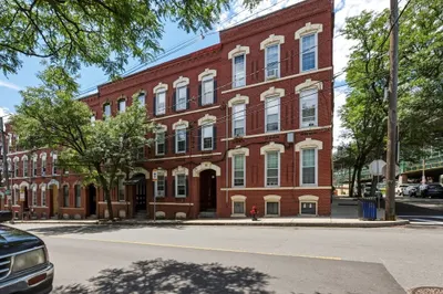 66 Beacon St #1 1