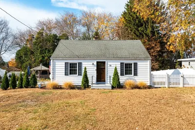22 Savoy Ave
